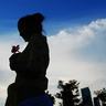 女子被电伤拍视频问擦啥药 网友急了